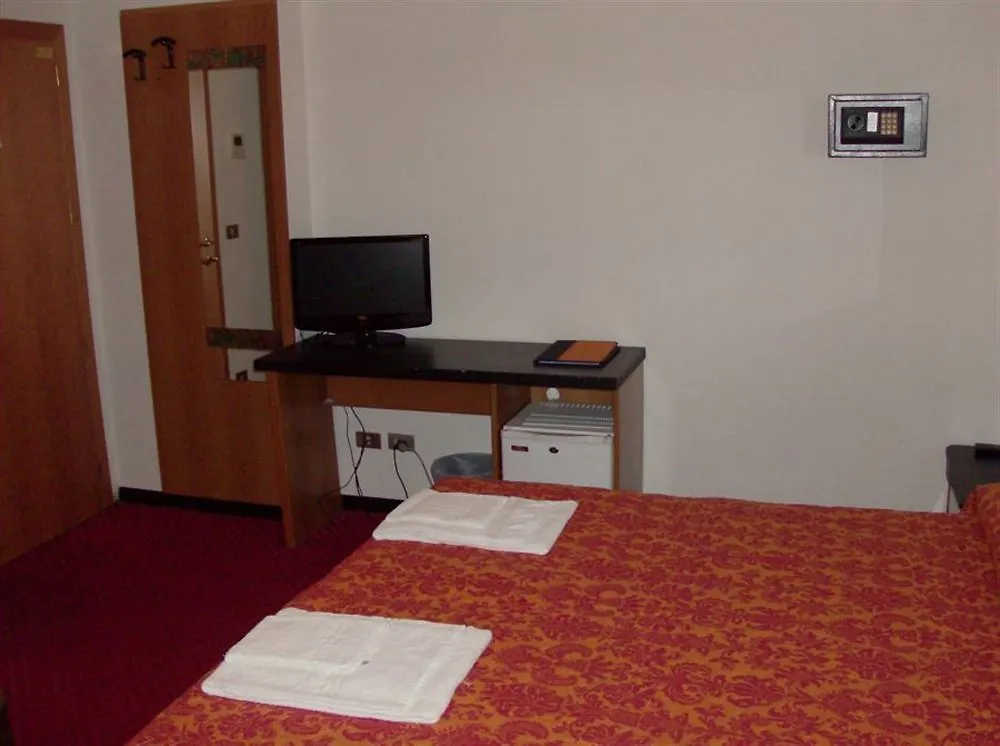 Niagara Hotel 里米尼